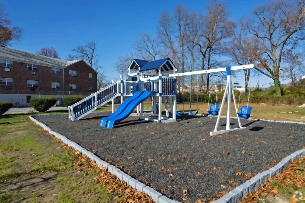cranston hall wilmington playground
